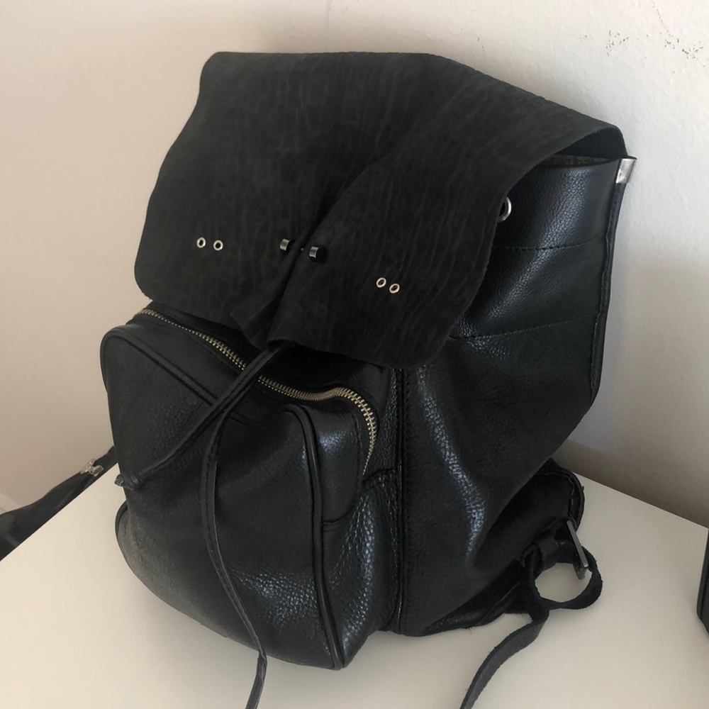 BLACK LEATHER BACKPACK - Picture 2 of 6
